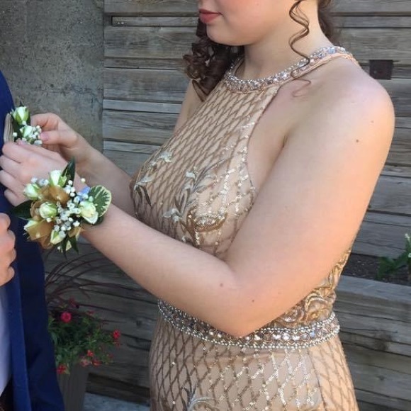 GOLD PROM DRESS ✨ - Wedding - Picture 3 of 3